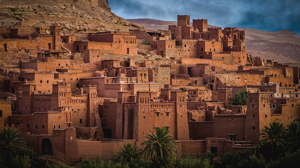 Découvrir les merveilles du Maroc avec un guide du pays